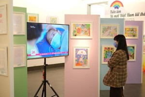 Xúc động triển lãm 250 tác phẩm dự cuộc thi "Vì một Việt Nam tất thắng"