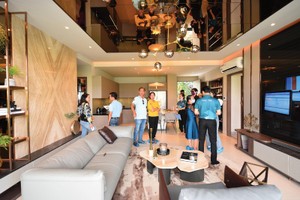 Lượng khách tham quan các dự án bắt đầu tăng trở lại. Ảnh: Trọng Tín