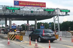 Một làn thu phí ETC trên cao tốc Hà Nội - Hải Phòng.