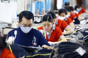 Việc ban hành một luật sửa 10 luật nhằm hoàn thiện thể chế, kịp thời tháo gỡ vướng mắc cho hoạt động sản xuất, kinh doanh, góp phần thực hiện mục tiêu kép.