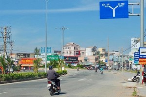 Một đoạn Quốc lộ 22 qua Gò Dầu - Tây Ninh.
