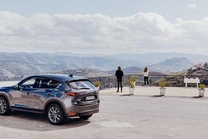 Mazda CX-5 cũng đang được ưu đãi giá đến 22 triệu đồng và khách hàng chỉ cần trả trước từ 168 triệu đồng