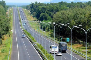 Thống nhất trình Quốc hội dự án đường cao tốc 146.990 tỷ đồng