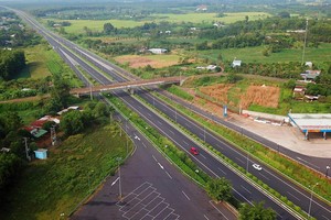 Cao tốc Dầu Giây - Phan Thiết kích hoạt làn sóng đầu tư vào Bình Thuận. 