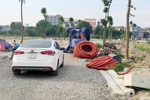 Tình trạng bỏ giá rất cao những lô đất ở các cuộc đấu giá rồi bỏ cọc, tạo mặt bằng giá ảo để thao túng thị trường diễn ra khá phổ biến. Ảnh: Việt Hương