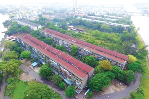 Chung cư lô IV và lô VI thuộc Cư xá Thanh Đa là 1 trong 6 chung cư sẽ được cấp tốc xây mới trong năm nay. Ảnh: Lê Toàn