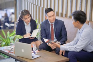 Chất lượng tư vấn của nhân viên ngân hàng khi bán bảo hiểm qua kênh ngân hàng đang là câu chuyện đáng bàn. Ảnh: Dũng Minh