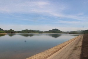 Hồ Vực Mấu, nơi UBND tỉnh Nghệ An vừa có quyết định chấp thuận chủ trương đầu tư một trong hai dự án điện mặt trời ngàn tỷ.