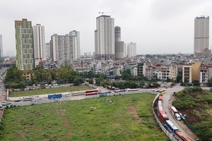 Quỹ đất trống như thế này không còn nhiều ở Hà Nội. Ảnh: Thành Nguyễn