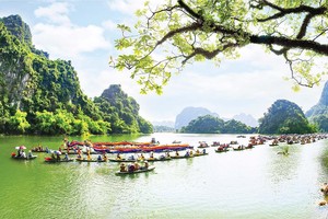 Quần thể danh thắng Tràng An vào hội