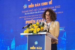 Bà Carolyn Tuck, Giám đốc quốc gia, Ngân hàng thế giới tại Việt Nam tại Diễn đàn Kinh tế TP.HCM. Ảnh: Lê Toàn