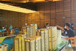 Người dân khó tiếp cận vì giá nhà đã neo cao. Ảnh: Lê Toàn