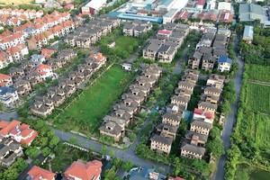 Lợi thế dành cho cổ phiếu doanh nghiệp có nền tảng tài chính vững vàng, quỹ đất sạch sẵn sàng triển khai dự án lớn. Ảnh: Dũng Minh 