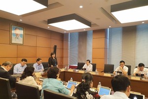 Tổ 2, đoàn đại biểu Quốc hội TP.HCM thảo luận sáng 6/6/2022. Trong ảnh: Đại biểu Văn Thị Bạch Tuyết đang phát biểu.