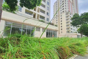 Cận cảnh hàng ngàn căn hộ tái định cư ở Thủ Thiêm vắng bóng người