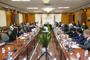 Thứ trưởng Bộ Công thương Đỗ Thắng Hải làm việc với đoàn Bộ Thương mại Mỹ (DOC), Cơ quan Thương mại và Phát triển Mỹ (USTDA).