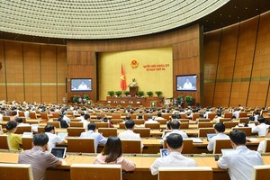 Khai mạc từ ngày 23/5, kỳ họp thứ ba của Quốc hội đã qua ba tuần làm việc với hai lần điều chỉnh chương trình.