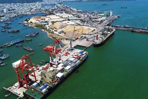 Tại Bình Định hiện nay, cảng Quy Nhơn có vai trò rất quan trọng trong việc góp phần phát triển kinh tế - xã hội của tỉnh Bình Định nói riêng và khu vực miền Trung – Tây Nguyên nói chung.