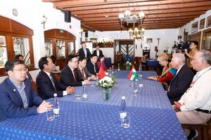 Chủ tịch Quốc hội Vương Đình Huệ tại cuộc tiếp Phó Chủ tịch Quốc hội Hungary Istvan Jakab.