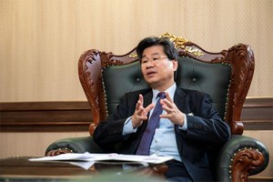 Ông Đỗ Nhất Hoàng trong cuộc trả lời phỏng vấn với nhật báo Maekyung