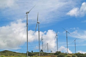 Hàng tỷ USD đã đầu tư điện gió, điện mặt trời tiếp tục dài cổ chờ chính sách