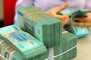 Ngân hàng nín thở ngóng room, nới tay với chứng khoán song vẫn siết tín dụng bất động sản