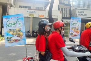 Các chủ đầu tư vẫn đang đẩy mạnh quảng bá sản phẩm. Ảnh: Việt Dũng