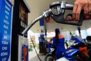 Chính phủ chỉ đạo điều hành giá xăng dầu chủ động, kịp thời, hiệu quả; tìm kiếm các nguồn cung xăng dầu có giá ưu đãi hơn.