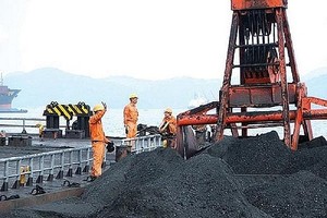 Nhập khẩu than 7 tháng đạt hơn 5 tỷ USD, tăng gần 123% để phục vụ các nhà máy nhiệt điện than.