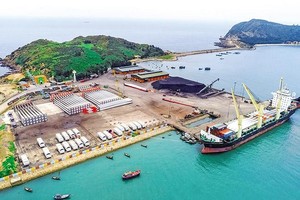 Cảng Hòn La - một trong những dự án hạ tầng trọng điểm của Khu kinh tế Hòn La - Quảng Đông (Quảng Bình) 