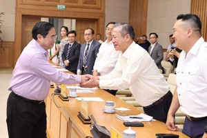 Sáng 11/8/2022, tại Hà Nội, Thủ tướng Phạm Minh Chính, Phó thủ tướng Lê Minh Khái, Phó thủ tướng Lê Văn Thành chủ trì Hội nghị trực tuyến toàn quốc Thủ tướng Chính phủ với doanh nghiệp theo chủ đề “Chủ động thích ứng phục hồi nhanh và phát triển bền vững