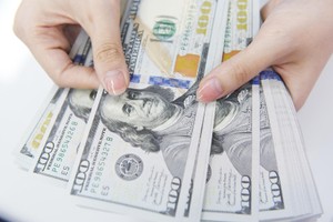 Tính tới cuối tháng 7/2022, tỷ giá USD/VND tăng 0,38% so với cuối tháng 6 và tăng 2,21% so với cuối năm 2021.