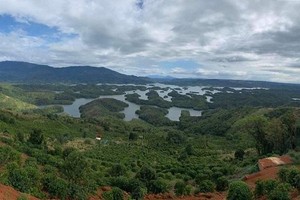 Nhiều sai phạm về đất đai xảy ra xung quanh khu vực hồ Tà Đùng, huyện Đắk Glong, tỉnh Đắk Nông. Ảnh: K.Nam