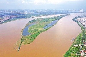 Tại Vùng Thủ đô, hệ thống hạ tầng giao thông đang ngày càng hoàn thiện, tạo nền tảng cho sự hình thành một số vùng công nghiệp lớn, công nghệ cao. Ảnh: Đức Thanh