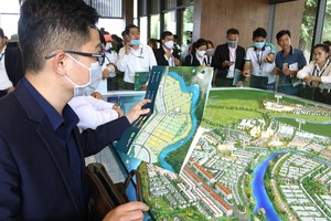 Ở phía Nam, nhiều chủ đầu tư bắt đầu bung hàng. Ảnh: Lê Toàn