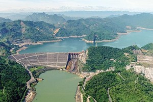 Thủy điện Hòa Bình mở rộng có thể tăng khả năng huy động điện giờ cao điểm của Nhà máy hiện hữu vào mùa khô