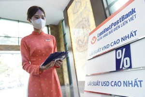 Mặt bằng lãi suất tiết kiệm kỳ hạn 12 tháng hiện cao hơn 2 - 3%/năm so với đầu năm 2022