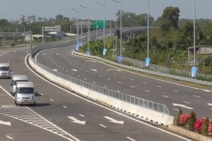 Một đoạn cao tốc Trung Lương - Mỹ Thuận.