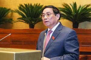 Thủ tướng: Công khai, minh bạch trong điều hành giá điện, xăng dầu