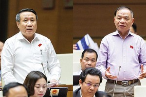 Đại biểu Lê Thanh Vân (bên phải) và đại biểu Hà Sỹ Đồng góp ý sửa đổi Nội quy kỳ họp Quốc hội