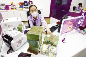 Lãi suất liên ngân hàng giảm sâu, Ngân hàng Nhà nước hút ròng tiền về