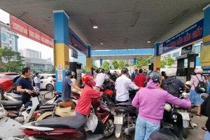Bộ Công thương yêu cầu Tổng cục Quản lý thị trường, Cục Quản lý thị trường các tỉnh, thành phố kiểm tra, xử lý nghiêm doanh nghiệp ngừng, không cung cấp xăng dầu.