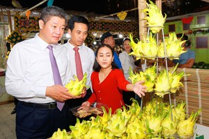 Hàng trăm đặc sản vùng miền tụ hội tại Thủ đô