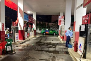 Lý do một số cửa hàng xăng dầu tại TP.HCM "nghỉ Tết" 