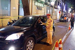 Nhiều ý kiến cho rằng, quy định nồng độ cồn khi lái xe bằng không là chưa phù hợp, cần linh hoạt hơn Ảnh: Đình Hiếu