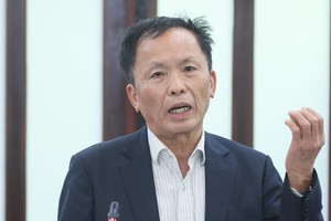 Luật sư Trần Hữu Huỳnh phát biểu tại Hội nghị - (Ảnh Ngọc Vinh).