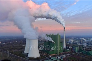 Chú thích ảnh Toàn cảnh một nhà máy điện than ở Schkopau, miền Đông Đức. Ảnh minh họa: AFP/TTXVN