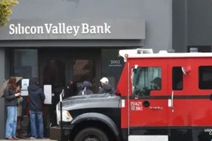 Goldman Sachs: Fed sẽ không nâng lãi suất trong tháng 3 sau loạt đổ vỡ ngân hàng