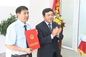 Ông Nguyễn Ngọc Ánh (áo trắng) làm Chánh Thanh tra tỉnh Lâm Đồng từ tháng 6/2019. Ảnh: TL