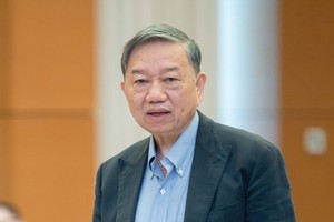 Bộ trưởng Bộ Công an Tô Lâm báo cáo tại phiên họp